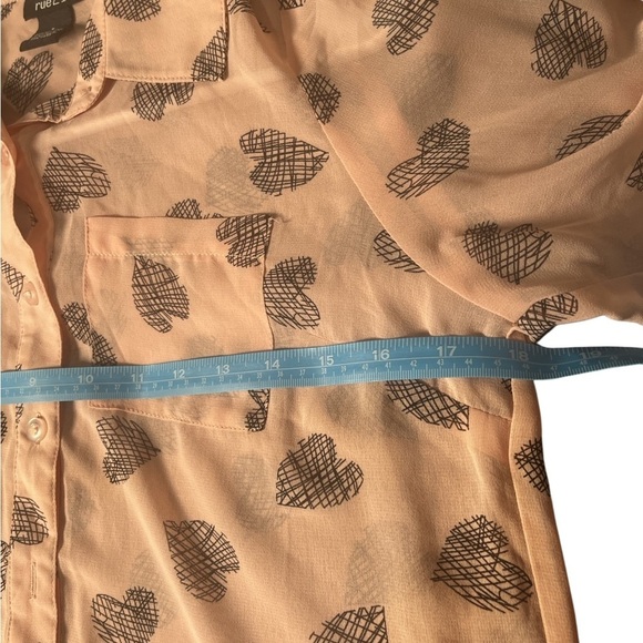 Rue 21 Blush Collar Buttondown Midsleeve RollTab Heart V Neck Shirt Size Small - Picture 13 of 14